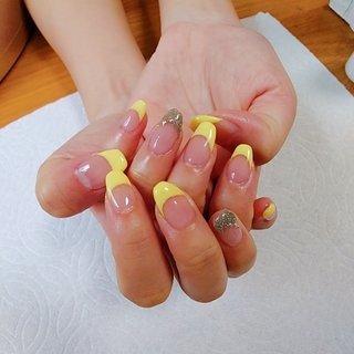 娘ちゃんのネイル💅可愛い黄色のフレンチ♡ #春 #夏 #ハンド #フレンチ #ミディアム #スクエア #イエロー #シルバー #ジェルネイル #お客様 #chi-Neil★ #ネイルブック