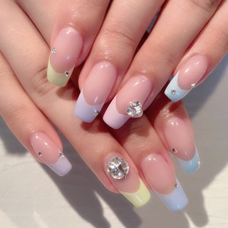 フレンチ/ワンホン/#Vカットストーンのネイルデザイン｜ネイルブック 