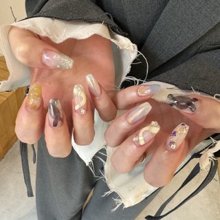 #ニュアンス#個性派ネイル#キラキラ #オーロラ #クリア #シルバーネイル #シルバー#インク#夏 #夏 #旅行 #リゾート #ライブ #シースルー #幾何学模様 #オーロラ #個性派 #ロング #スクエア #クリア #イエロー #ブラック #ジェルネイル #お客様 #momoco #ネイルブック