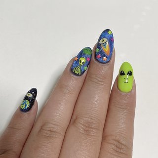 宇宙人のネイルデザイン｜ネイルブック
