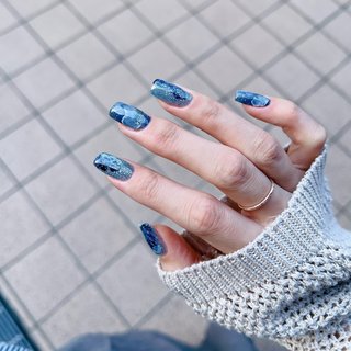 紺藤-こんふじ- 青みの強い渋い青紫色のこと

スクールで利き手の長さ出しをやりあいっこ
カラーは夏らしさ先取りのブルーで◎

#夏ネイル #ニュアンスネイル #フラッシュネイル #インクアート #ニュアンスアート#青ネイル #キラキラネイル #スクエアネイル #吹田ネイル #豊中ネイル #箕面ネイル #自宅サロン #夏 #七夕 #海 #リゾート #ハンド #ニュアンス #インクネイル #キラキラ #個性派 #ミディアム #スクエア #ホワイト #ブルー #シルバー #ジェルネイル #セルフネイル #yuyu nail 【アートもできる深爪サロン】 #ネイルブック