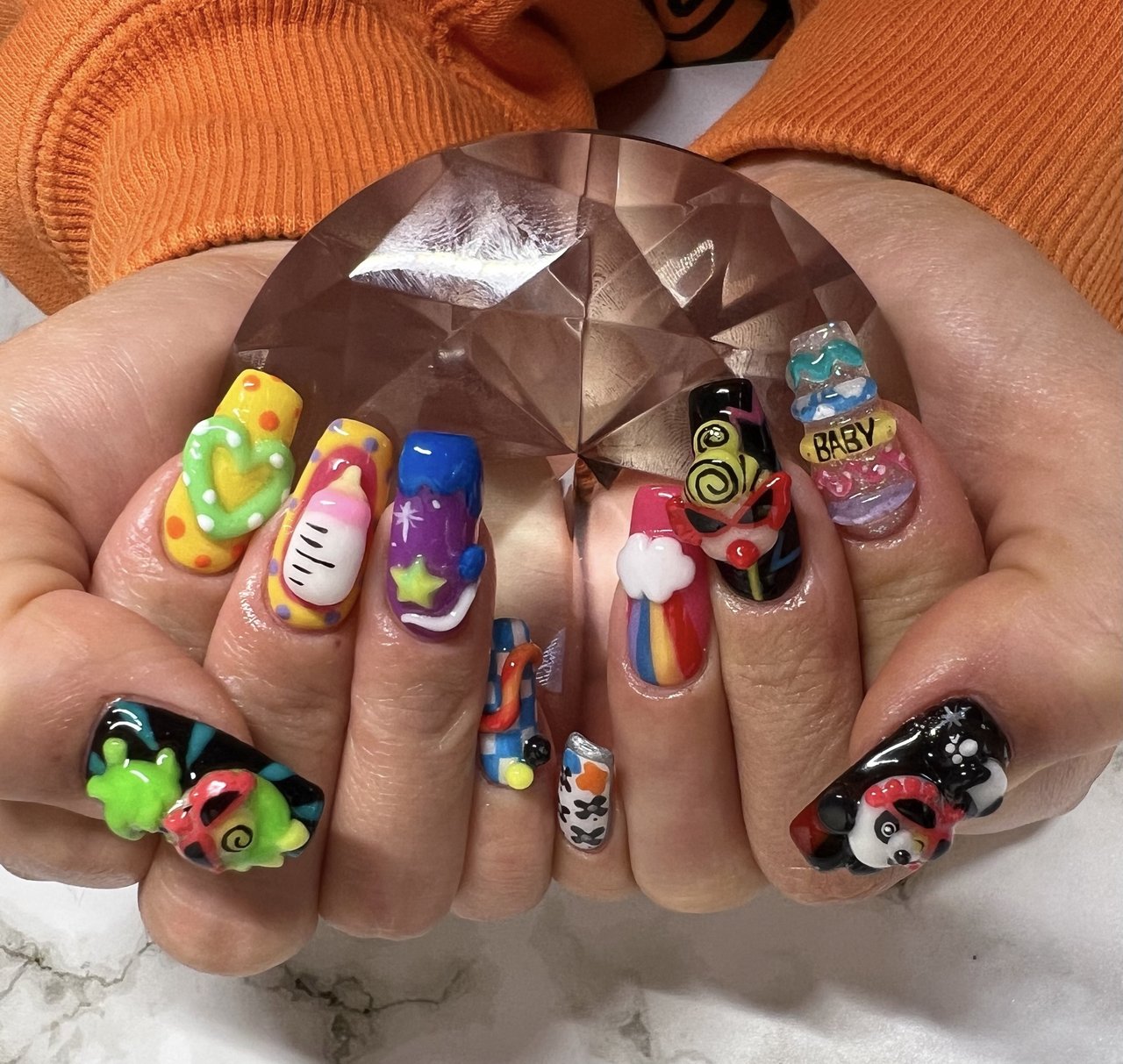 ハンド/痛ネイル/3D/ミディアム/カラフル - 𝒞𝒽𝒾𝓃𝒶のネイル