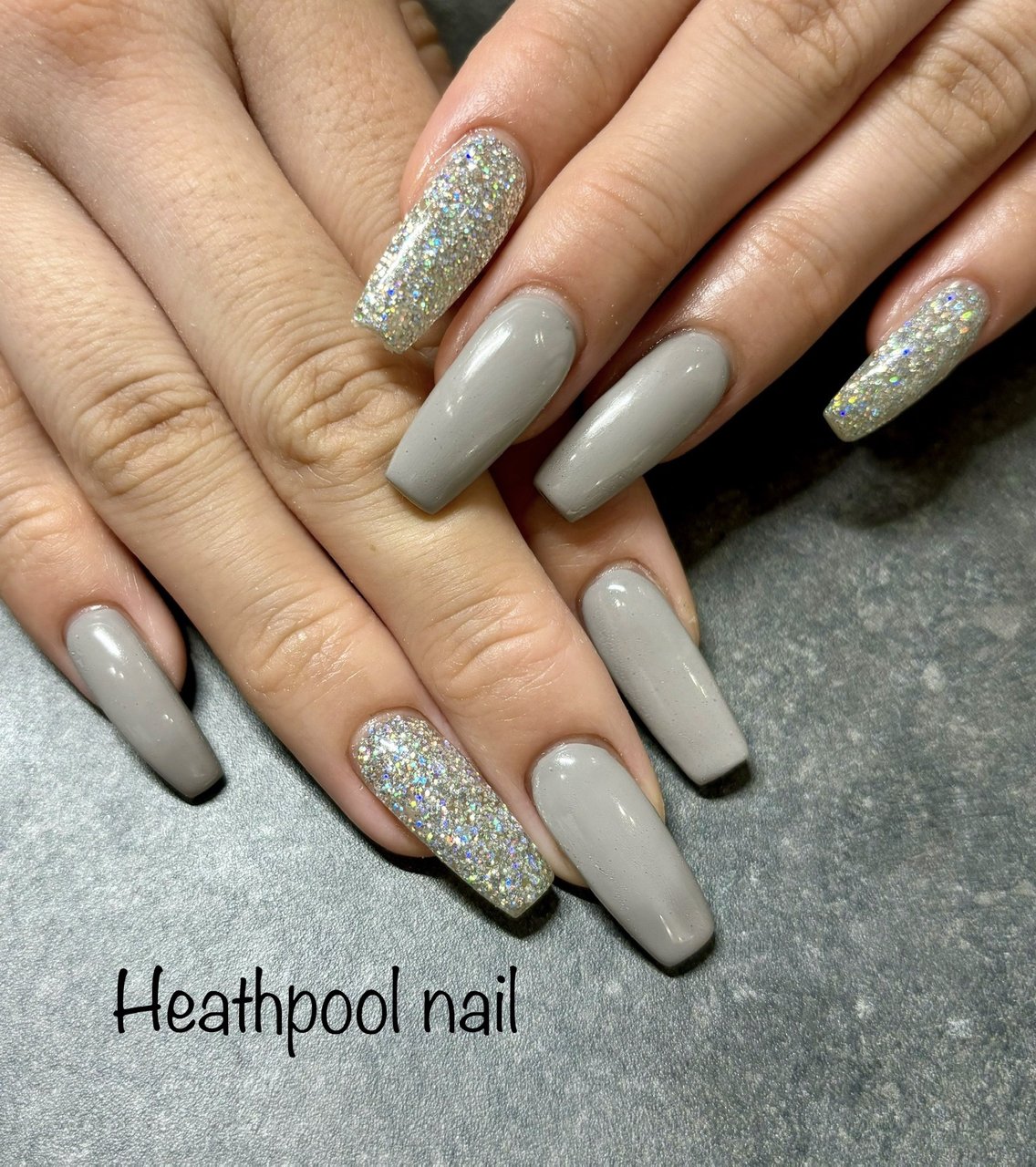 【ご希望の1200際円に変更】ネイル3点／シルバーラメ・レブロンクリームネール ご希望の1200際円に変更】ネイル3点／シルバーラメ・レブロンクリーム