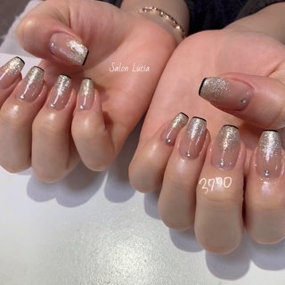 お客様ネイル💅 
ラメグラデーションにスキニーフレンチで大人ネイル✨

#ラメグラデーションネイル#スキニーフレンチネイル#シンプルネイル#オフィスネイル

ｰｰｰｰｰｰｰｰｰｰｰｰｰ
【トップネイリスト佐々木】
～料金～

ワンカラーコース　￥6980 
※パーツ別途
**1.0h**
ｰｰｰｰｰｰｰｰｰｰｰｰｰｰ
☎︎0427037222
プロフィールから簡単予約💕

#salonlucia#lucia#nail#サロンルチア#ネイル#ジェルネイル#メンズネイル#橋本ネイル#ネイルデザイン#橋本ネイルサロン#橋本駅#ハンドネイル#フットネイル#角質ケア#相模原ネイルサロン#パラジェル#春ネイル#感染予防対策ネイルサロン#個室サロン#手話が出来るネイリスト#手話が出来るネイルサロン#手話#nailbook_fan #手が綺麗に見えるネイル #春 #梅雨 #オフィス #ハンド #シンプル #グラデーション #キラキラ #ミディアム #スクエアオフ #ネイビー #ゴールド #シルバー #ジェルネイル #お客様 #ルチア #ネイルブック