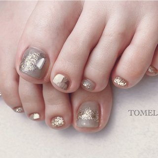 2025年】新着順｜グレージュ/#グレーフットネイルのネイルデザイン