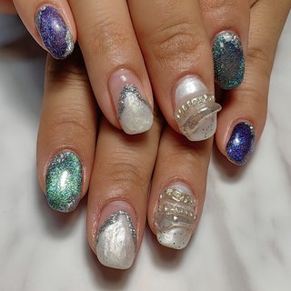 #マグネットネイル #パールカラー
#リングネイル
#個性派 
#所沢ネイルサロン 
#お持込みデザインをアレンジ 
#アートし放題 #秋 #冬 #旅行 #リゾート #ハンド #3D #マグネット #アイシング #大人 #キラキラ #ミディアム #ラウンド #ホワイト #グリーン #ブルー #ジェルネイル #お客様 #REVE #ネイルブック