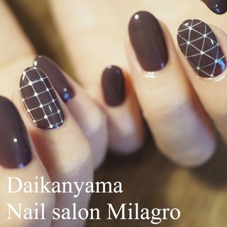  【one point art】
手描き #市松模様 風ネイル🖌

___________________________________________________

🌟Instgram👉🏼nail_milagro
フォローして下さい💓

💁🏻こんなお悩みの方ご連絡下さい。
✔︎健康なお爪のままネイルをしたい。
✔︎お爪を休めながらネイルをしているけど、
本当はずっと継続してやりたい。
✔︎お爪に優しいネイルが良い。
✔︎手描きアートを楽しみたい。
…など。

お爪に優しいジェルネイルのオフ(フィルイン)で
乾燥から守りながら
「健康なお爪のまま」
ネイルを楽しんで頂けます！

「健康なお爪に導きながら」続けられます。
一緒に「お爪の筋トレ」しましょう💪

_______________________________________________________
▶︎予約方法
LINE@からも受付けてます。
《LINE ID》
@zyo2833v
☝️@からがIDです！
◯ご予約
○お問い合わせ
◯ご相談
気軽にメッセージして下さい！
友達登録宜しくお願い致します。

🌟ネイルブックを見たとお伝え下さい！
_______________________________________________________
【代官山ネイルサロンMilagro(ミラグロ)
アセトンを使わない
爪に優しい 乾燥から守る高技術フィルイン】
*
🏢東京都渋谷区恵比寿西2-20-8
代官山パーフェクトルーム 414号室
✔︎月曜休み(祝日営業。翌日火曜休み)
✔︎11時〜21時(最終受付19時)
☎️💁080-3094-6554
💌nail.milagro@gmail.com
#nail #ネイル #ジェルネイル #ネイルアート #代官山 #代官山ネイル #代官山ネイルサロン #恵比寿 #中目黒 #渋谷 #手描きネイル #手描きアート #フィルイン #爪に優しい #アセトン使わない #夏ネイル #幾何学模様 #オールシーズン #オフィス #デート #女子会 #ハンド #シンプル #ワンカラー #幾何学模様 #和柄 #ミディアム #ブラウン #スモーキー #ジェルネイル #お客様 #宮澤 麻貴 #ネイルブック