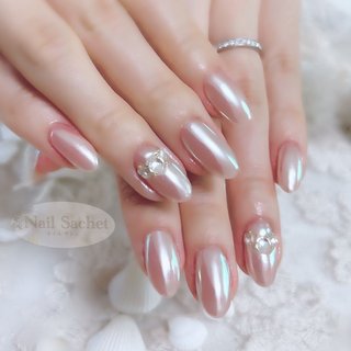 【現品】リボンネイル　ぷっくりネイル　オーロラネイル　ニュアンスネイル　ピンク オーロラのグリーン うるツヤネイル🤍 . . 大きめのリボンチャームが