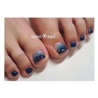 ネイビー✨ 
#ネイビーネイル#シアーカラーネイル#夏ネイル#星ネイル#フットネイル #夏 #七夕 #女子会 #フット #グラデーション #星 #シアー #ミディアム #スクエアオフ #ネイビー #シルバー #ジェルネイル #お客様 #nana＊nail #ネイルブック