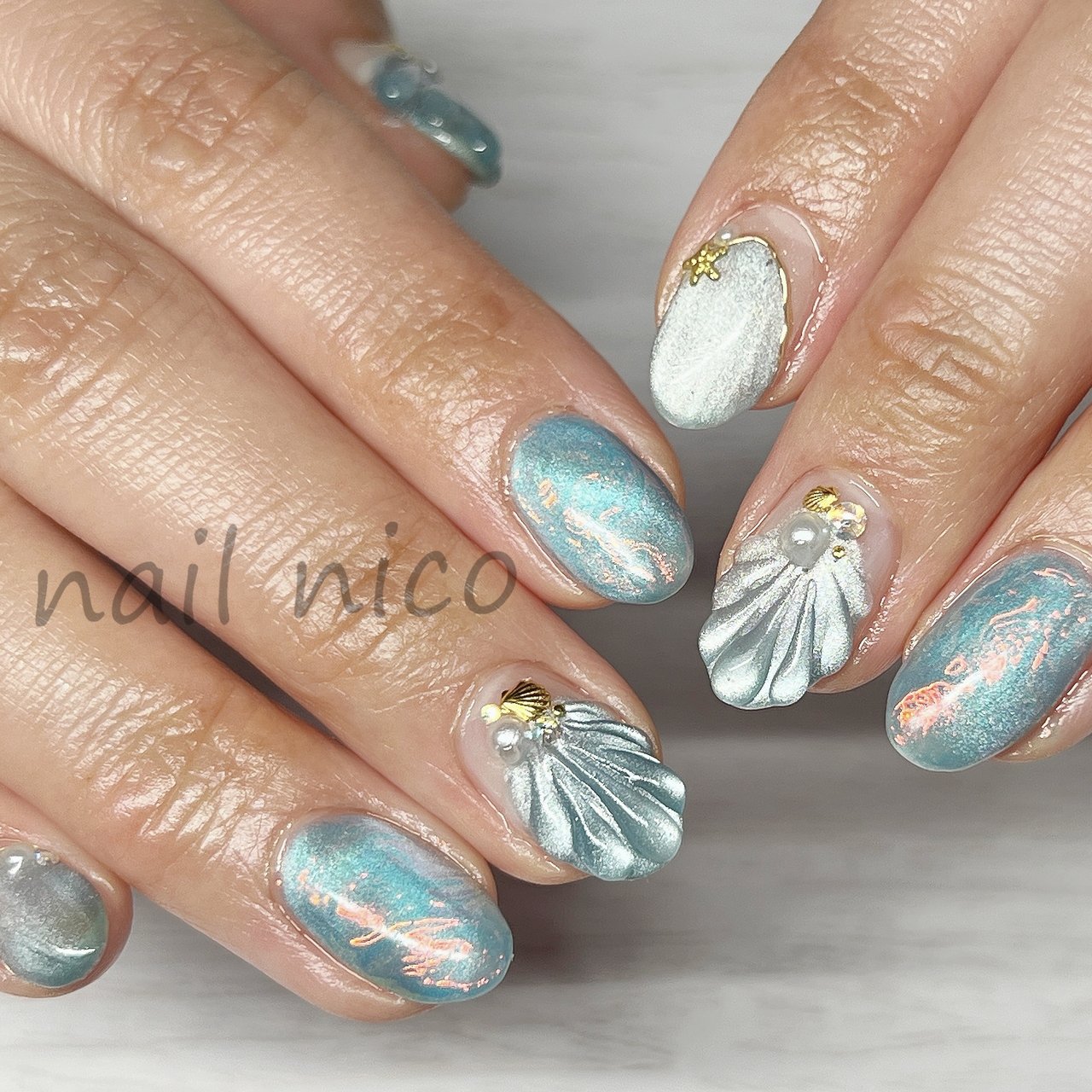 ネイルチップニュアンスマグネットマーメイド幻想ぷっくりオーロラ934 夏/マーメイド/マグネット/オーロラ - nail nicoのネイルデザイン[No