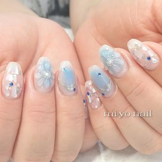 くすみブルーマグネット シェル埋めつくしニュアンスネイル 夏 韓国 塗りかけ 白 くすみブルーマグネット シェル埋めつくしニュアンスネイル 夏