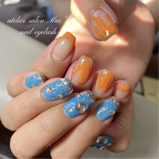  #夏 #オールシーズン #ハンド #フレンチ #ビジュー #幾何学模様 #キラキラ #個性派 #ミディアム #スクエア #オレンジ #ブルー #シルバー #ジェルネイル #お客様 #☆momoko☆ #ネイルブック