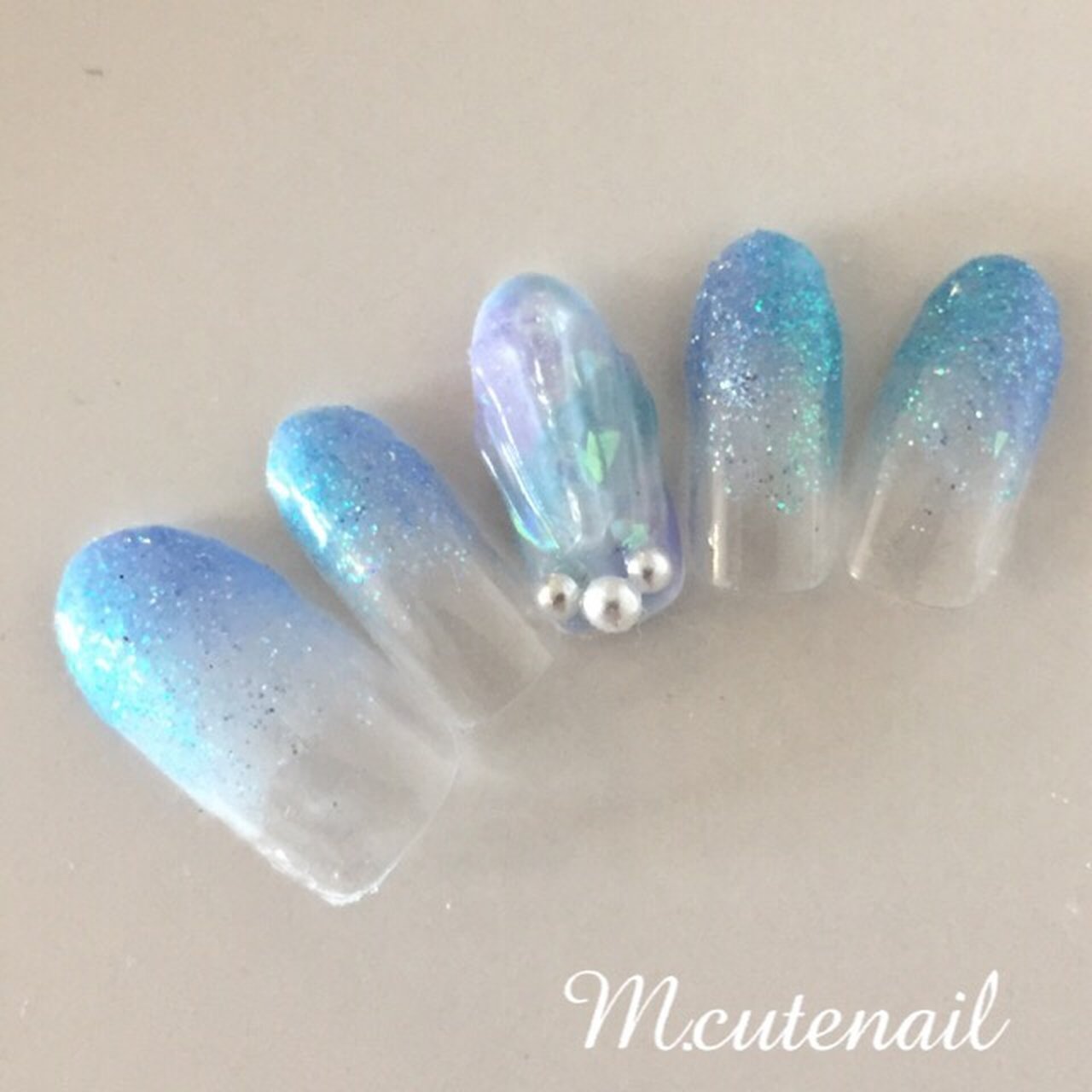 ハンド グラデーション ラメ 人魚の鱗 水色 Nail1212nail1212のネイルデザイン No ネイルブック