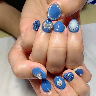 #ハートネイル #とろけるハート
#パールネイル
#ポイントネイル 
#リボンネイル
#パーツ付け放題 
#アートし放題 
#所沢ネイルサロン 
#ハンドメイド販売 
#かごばっぐ👜 
#ツイードネイル #オールシーズン #旅行 #パーティー #デート #ハンド #ハート #パール #ツイード #リボン #大人 #ミディアム #ポイント #ブルー #シルバー #カラフル #ジェルネイル #お客様 #REVE #ネイルブック
