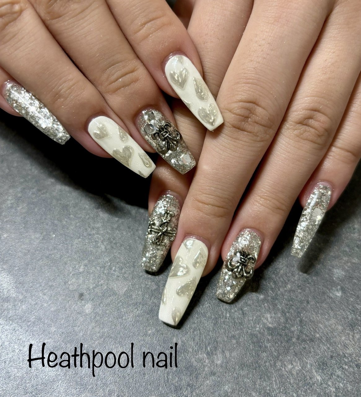 ハンド/ホログラム/ラメ/ハート/ミラー - heathpoolnailのネイル