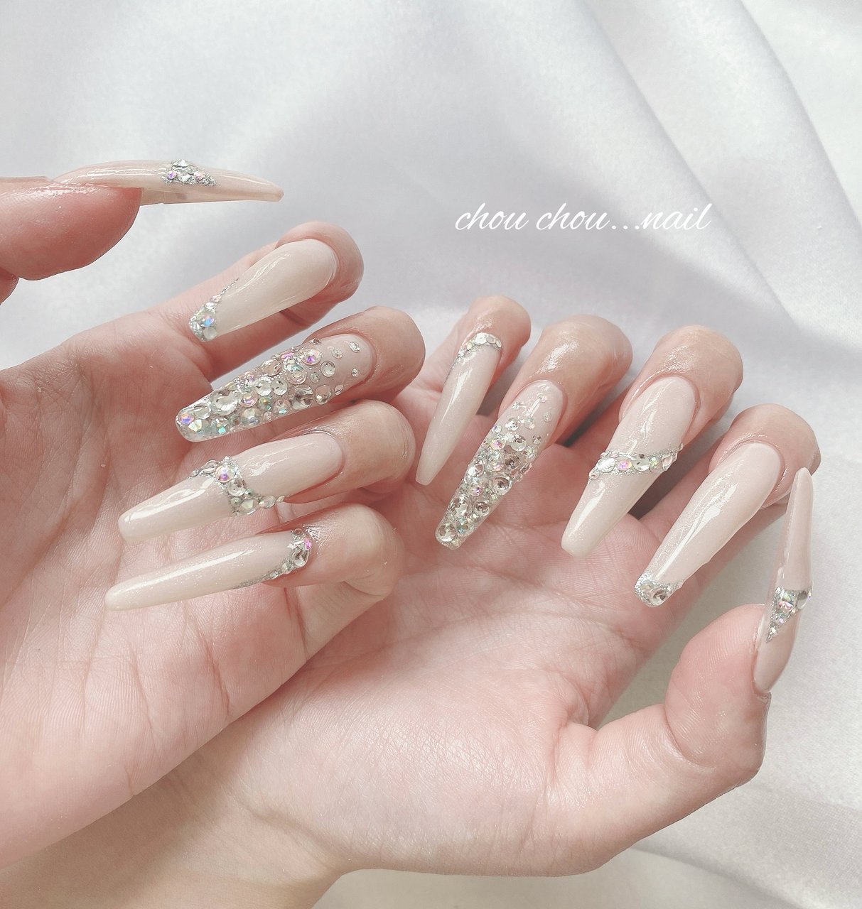 LK salon Cバングル♡ 美品 夏/ハンド/キラキラ - nail salon ChouChouのネイルデザイン[No