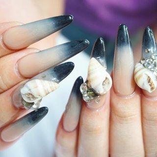 2024年】新着順｜ブラック(黒)/＃貝殻ネイルのネイルデザイン｜ネイル  