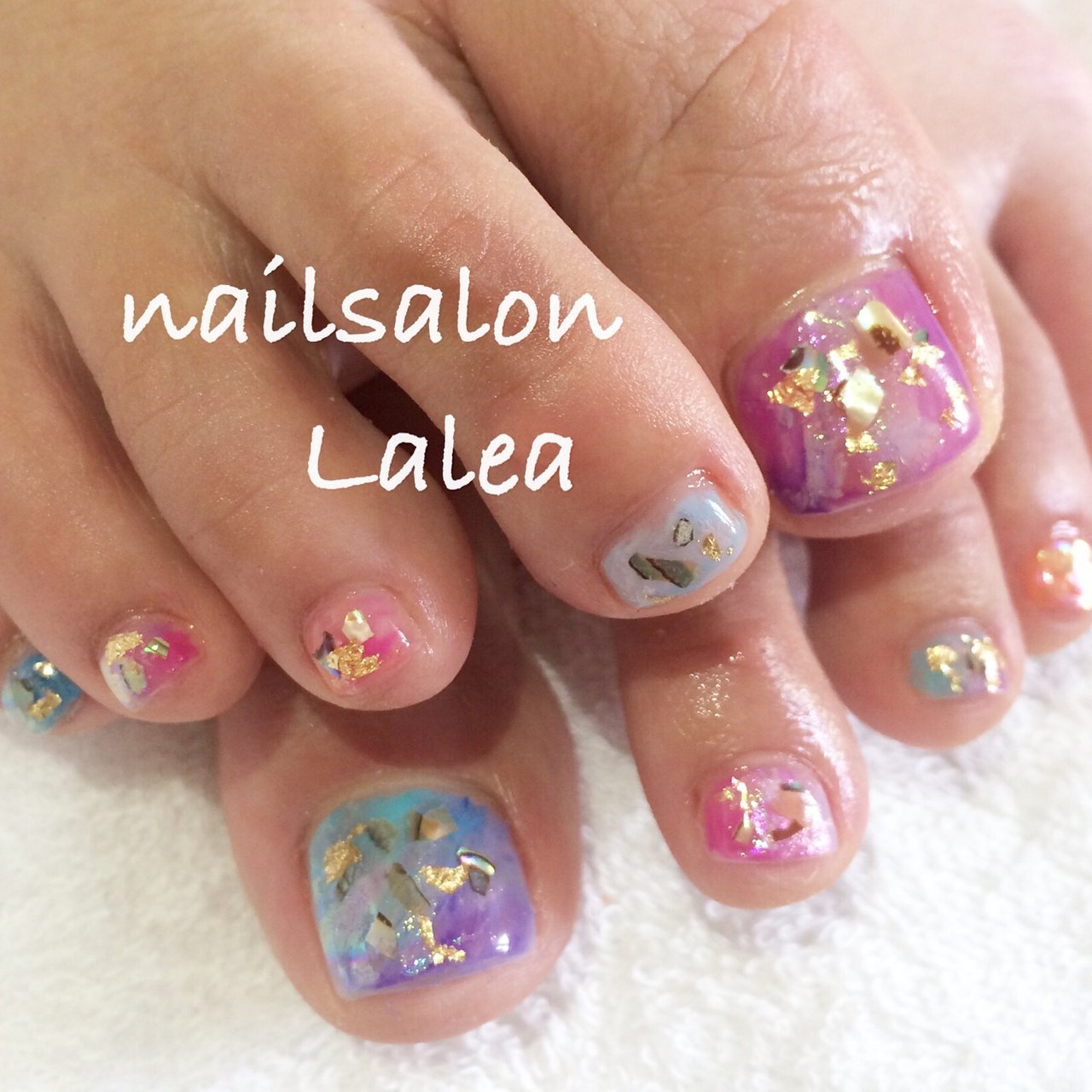 夏 海 パーティー フット グラデーション Nailsalonlalea Nooknailのネイルデザイン No ネイルブック