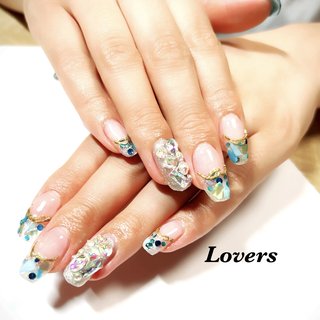 #夏ネイル #シェルブルー
#フレンチ
#埋め込み
#ストーン
#キラキラ
#ラメ #夏 #旅行 #梅雨 #七夕 #ハンド #シェル #スクエア #水色 #ブルー #シルバー #ジェルネイル #Cane.(カーネ） #ネイルブック
