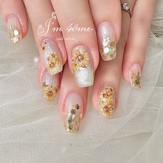 私と同じデザインにさせていただきました🌻✨ スクエアも可愛い♡ʾʾ
いつもありがとうございます😊💕

#ひまわりネイル#向日葵ネイル#ヒマワリネイル#ぷっくり向日葵ネイル #夏ネイル #鈴鹿市ネイルサロン 　#三重県ネイルサロン #津市ネイルサロン　#亀山ネイルサロン #河芸ネイルサロン　#ネイルブック掲載 #im4ome #nailbook_fan #夏 #ハンド #ひまわり #ロング #スクエア #ベージュ #イエロー #ジェルネイル #お客様 #hitomi #ネイルブック