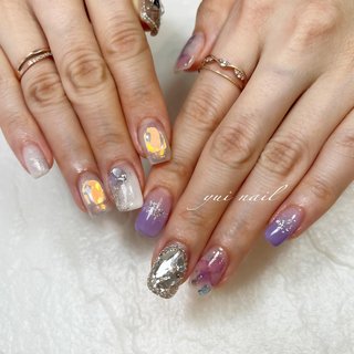 お客様nail ✨ #アシメネイル#オーロラネイル#オーロラフィルムネイル#うるうるネイル#氷ネイル#梅雨ネイル#パープルネイル#ストーン埋めつくしネイル#ラメグラ#キラキラネイル#フット夏ネイル#オーナメントネイル#ストーンネイル#成田ネイル#成田ネイルサロン #夏 #梅雨 #リゾート #パーティー #ハンド #ビジュー #シェル #オーロラ #オーロラフィルム #キラキラ #ミディアム #スクエア #ホワイト #水色 #パープル #ジェルネイル #お客様 #yui_n.ail #ネイルブック