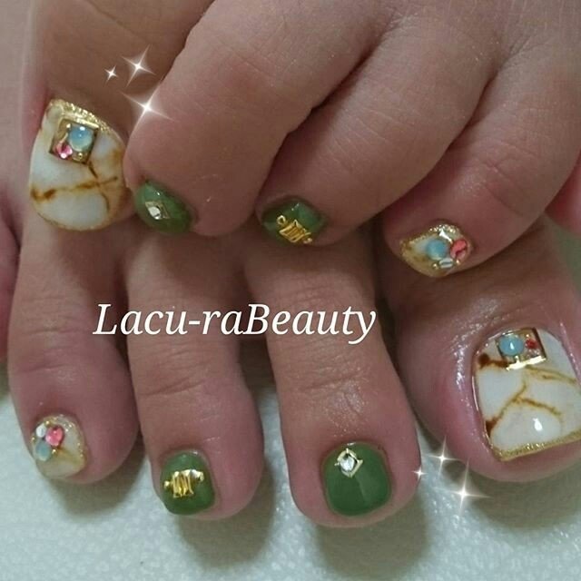 夏 秋 冬 フット ワンカラー Lacu Rabeauty Koharuのネイルデザイン No ネイルブック