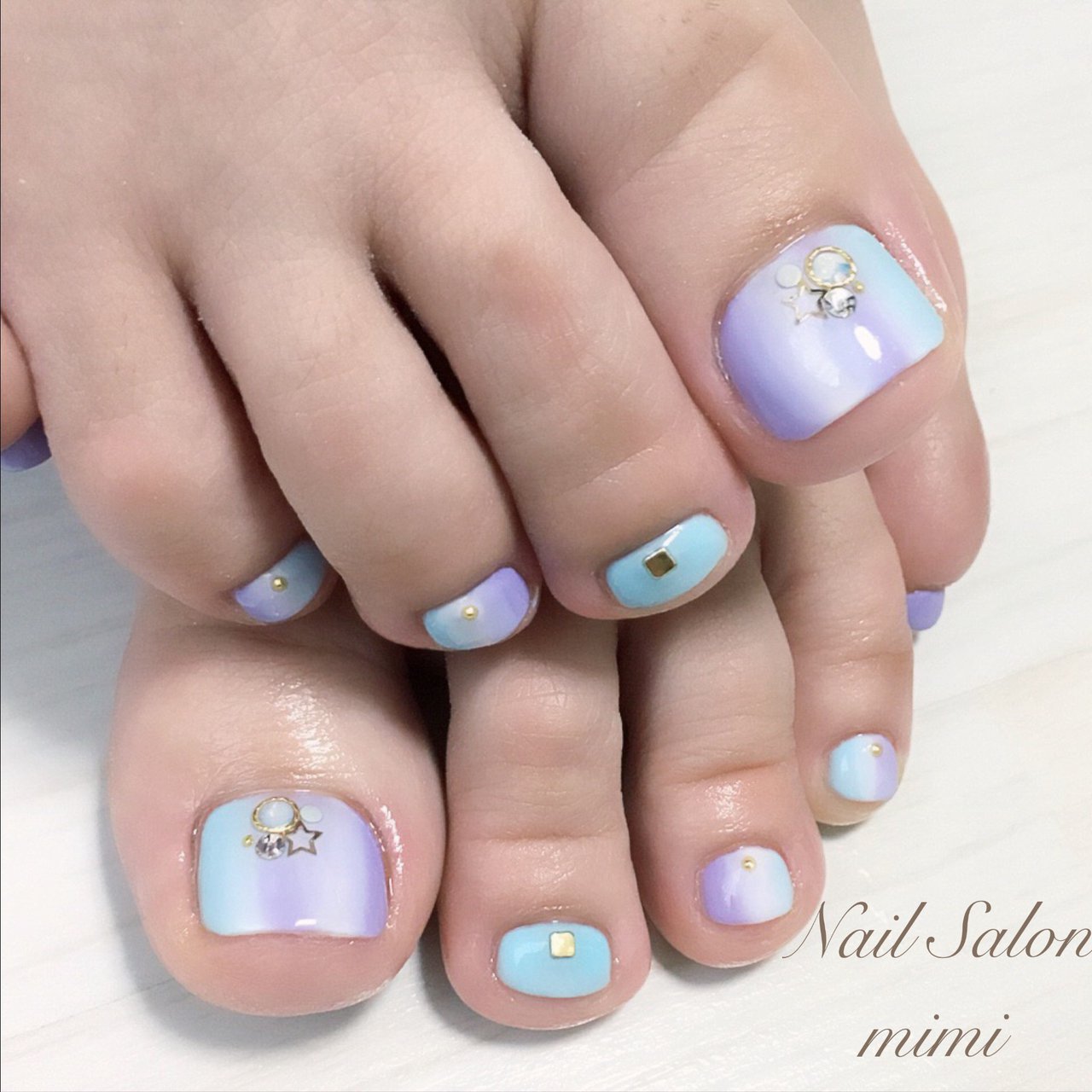 オールシーズン フット グラデーション ビジュー 星 Nail Salon Mimiのネイルデザイン No ネイルブック