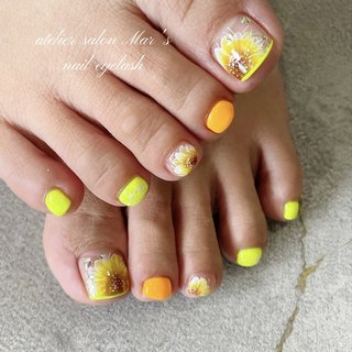#ひまわりネイル #向日葵ネイル #ヒマワリ #夏 #海 #リゾート #浴衣 #フット #ワンカラー #フラワー #押し花 #ショート #スクエア #イエロー #ブラウン #ネオンカラー #ジェルネイル #お客様 #☆momoko☆ #ネイルブック