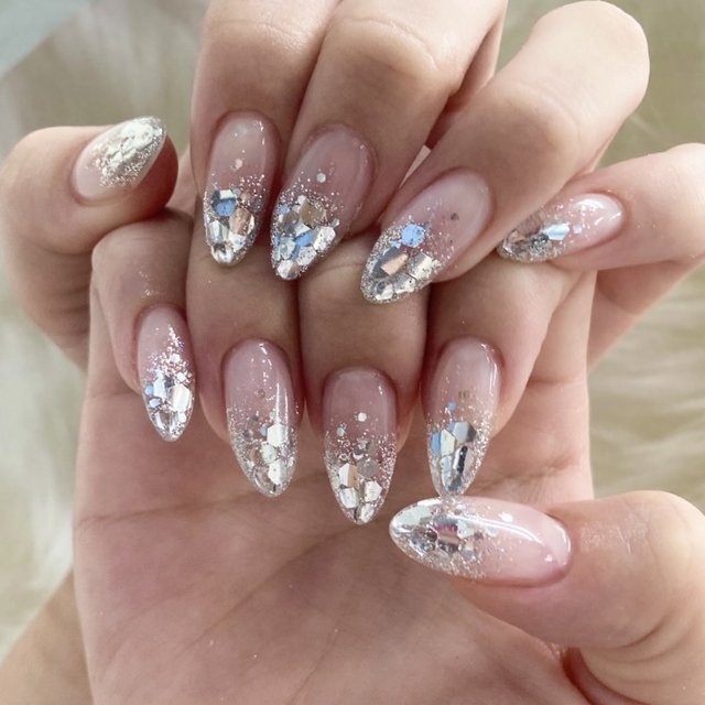 2024最新】まだまだ弾けたい！夏の派手ネイル|人気ネイルデザイン9選 