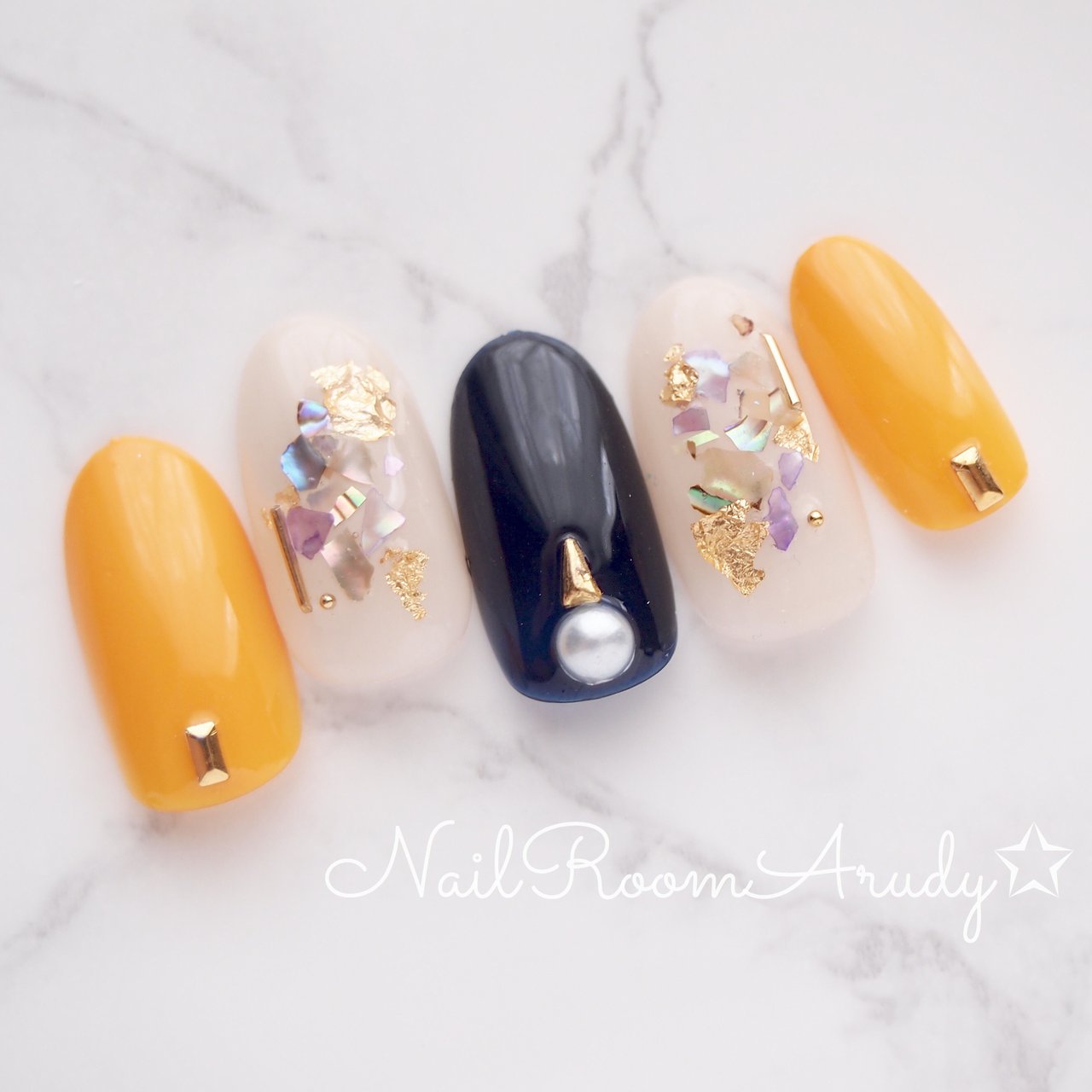 イエロー ネイビー Nailroomarudyのネイルデザイン No ネイルブック