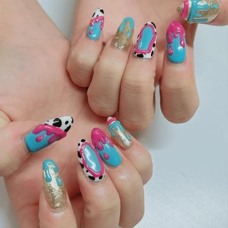 カラフル夏ネイル🍍☀️✨ 
持ち込みデザイン☺︎
アートし放題コースで施術させて頂きました🫧
カラフルで元気が出るデザイン💞

ご来店ありがとうございました☺️🫧

🫧🦋🫧💎🫧🩵🫧💎🫧🦋🫧

　　横浜駅東口から徒歩5分
　　　定額メニューありで
　初めてのネイルも安心のサロン

痛ネイルやモチーフネイルも大歓迎
アートが得意なネイルサロンです🫧

　タロット占い×ネイルのオリジナル
　メニューもご用意してます🦋🫧

　ご予約はプロフィール右下の
【予約する】から予約サイトminimoに
飛べます✈️ご予約お待ちしてます🩵

ご質問はDMでも承っておりますので
　お気軽にお問い合わせください

🫧🦋🫧💎🫧🩵🫧💎🫧🦋🫧

#横浜　#ネイル　#夏ネイル2024 #夏ネイル
#nails #カラフルネイル #ぷっくりネイル 
#アートし放題　#nail_fancy_fang #夏 #ハンド #ラメ #アニマル柄 #アイシング #ぷっくり #キラキラ #ロング #カラフル #ジェルネイル #お客様 #nail_fancy_fang #ネイルブック