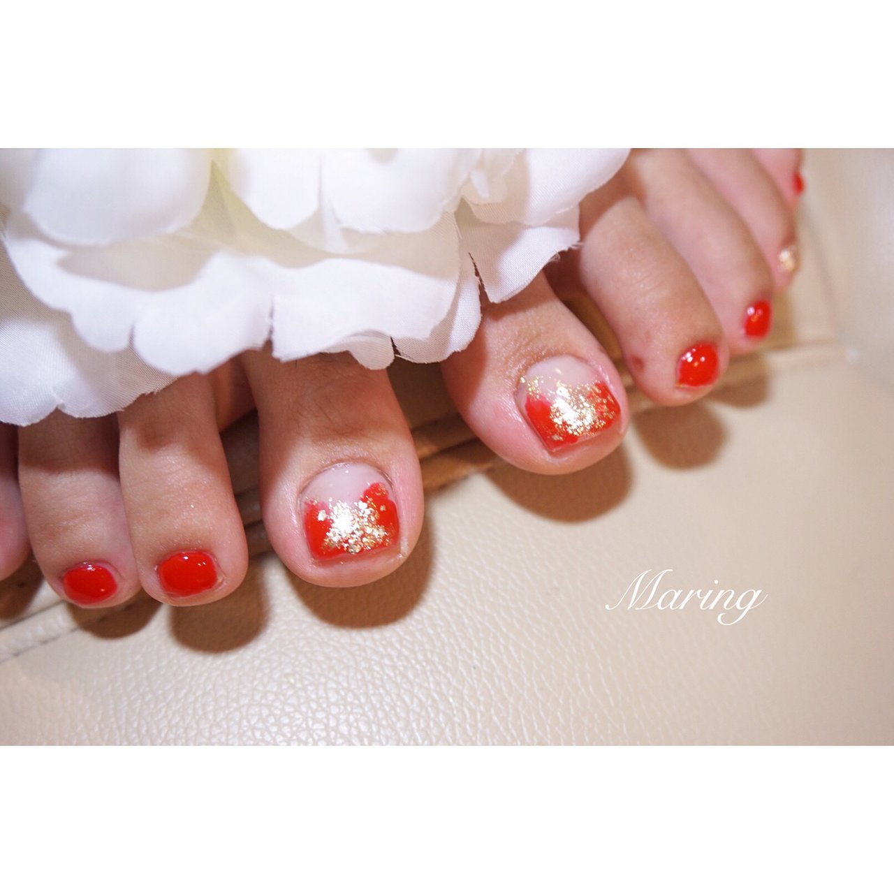 秋 フット ワンカラー レッド ペディキュア Nailsalon Maring マリング のネイルデザイン No 2469105 ネイルブック