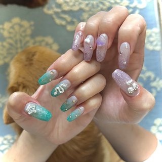 #チップ #長さだし #セルフネイル #ギャルネイル #キラキラ #パーツ付け放題 #アートし放題 #春 #ライブ #ハンド #グラデーション #ロング #スクエアオフ #ピンク #ターコイズ #水色 #ジェルネイル #セルフネイル #Sunny☀️Bunn #ネイルブック