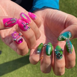 水色×ピンク クロムハーツネイルパーツ 12個 オーロラクロムハーツ￥5225~【担当 飯塚】 | 新宿のネイル