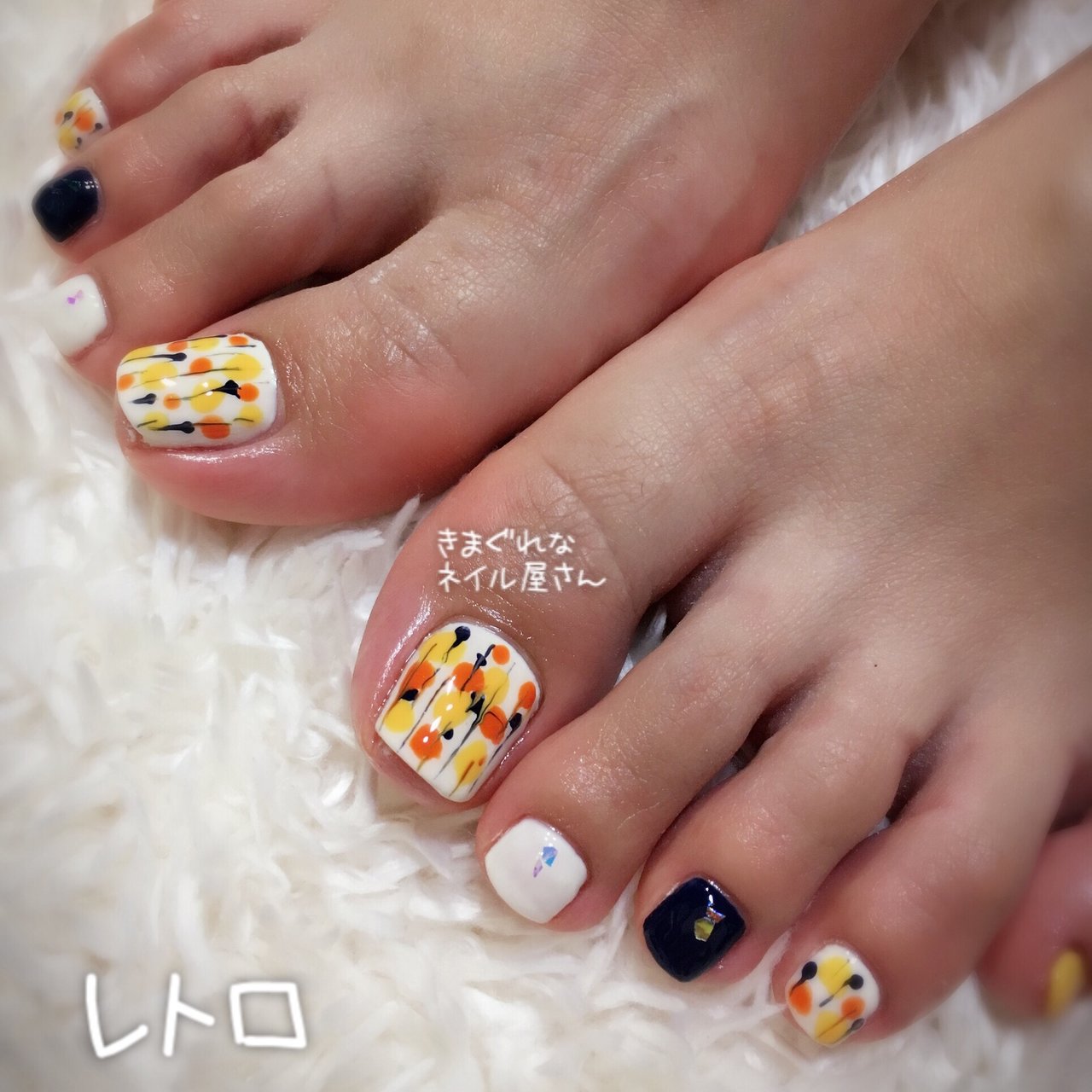フット ピーコック オレンジ イエロー ネイビー きまぐれなネイル屋さんのネイルデザイン No ネイルブック