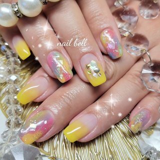 タイダイ模様のシェルネイル🐚.∘ おまかせBコース￥8500 #nailbook_fan #夏ネイル #ジェルネイル #カラフルネイル 
⁡ ⁡⁡
◆・💅・👣・👳‍♀️・🔮・◆＞＞＞@nail_bell_

⁡
／ジェルネイル、アート5本￥6500
／ネイルチップ、アート10本￥10000
／痩身ips泡パック、手、足、顔￥2000
／ロミロミ＆ホットストーン90分￥10000
／手相鑑定、タロット占い10分￥1000⁡
⁡／デコボールペン￥1000、2本で￥1500

⁡⁡
Google検索 ／ 占いができるネイルサロン「ネイルベル」

⁡ #手が綺麗に見えるネイル #夏 #リゾート #浴衣 #ハンド #グラデーション #ビジュー #ラメ #シェル #タイダイ #ミディアム #スクエア #イエロー #カラフル #ネオンカラー #ジェルネイル #お客様 #さいとうりな #ネイルブック
