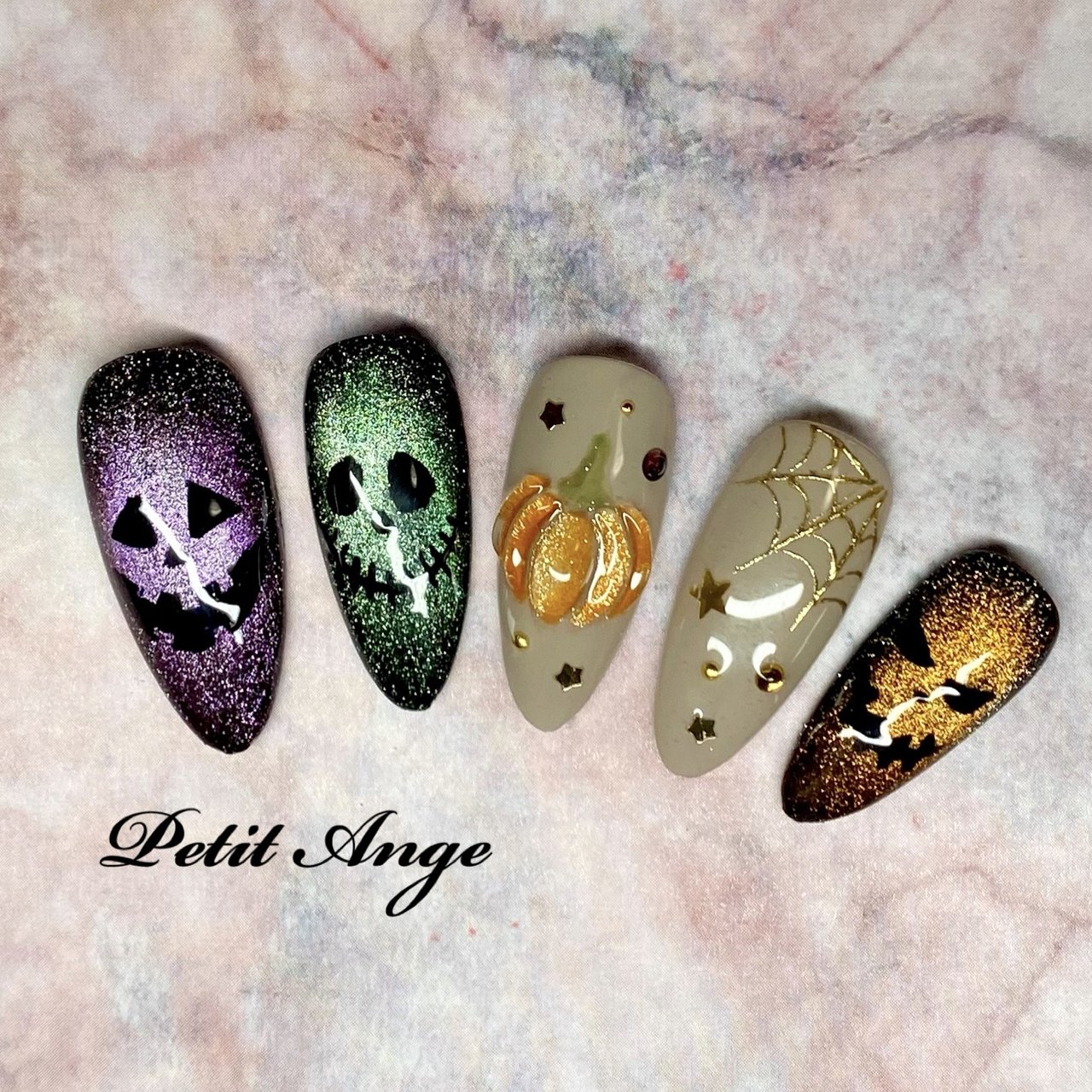 光るハロウィンブラックマグネットニュアンスネイル お化け かぼちゃ