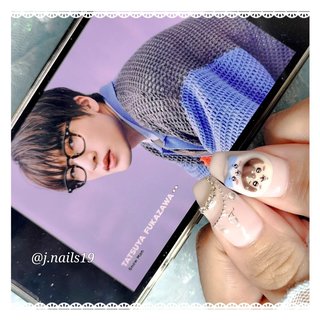 . 🎀snowman/深澤辰哉ネイル🎀
.
⬅全体のネイルは次の投稿でup✨
.
.
いつもご指名ありがとうございます💜
#jnails19_design
.
.
.

♡ご予約/オーダーは
DM/LINEにて受付中♡

=====================================
【✾サロン予約】
➡@j.nails19
【✾ネイルチップオーダー】
➡@niconail.19
.
.
･*:｡✡*:ﾟ...東京/tokyo/新宿/代々木
詳細はDMへ
.
.
.
.
.

 ====================================
#ネイルチップ販売 #3Dネイル #痛ネイル#キャラネイル#手書きネイル#ジャニーズネイル #キャラクターネイル#東京ネイルサロン#わーーーージャニオタさんと繋がるお時間がまいりましたいっぱい繋がりましょ #ジャニヲタネイル#ジャニオタ#メンカラネイル
#Snowman#Snowmanネイル#深澤辰哉ネイル#岩本照ネイル#佐久間大介ネイル#宮舘涼太ネイル#阿部亮平ネイル#向井康二ネイル#目黒蓮ネイル#ラウールネイル#渡辺翔太ネイル#深澤辰哉#ふっか#ちいかわネイル#ハチワレ #ハチワレネイル#ちいかわ #オールシーズン #ライブ #女子会 #推し活 #ハンド #痛ネイル #3D #ワンホン #韓国 #ベージュ #ピンク #パステル #お客様 #j.nails19 #ネイルブック