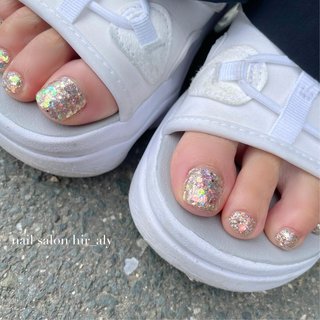 フット🤍の季節✨ 
ありがとうございました💓

#ネイル#nailsalon#nail#ネイルサロン#ジェルネイル#paragel#パラジェル#フィルイン#ネイルサロンヒラリー#一層残し#プライベートサロン#フットネイル#豊橋ネイル#豊橋#夏ネイル #夏 #オールシーズン #梅雨 #海 #フット #ラメ #キラキラ #ショート #スクエアオフ #ホワイト #パステル #ジェルネイル #お客様 #nailsalonhiraly #ネイルブック