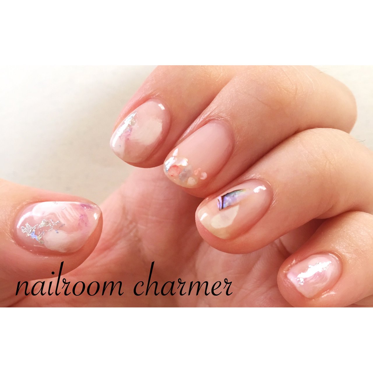 シェル ニュアンス マーブル ホワイト クリア Nailroom Charmerのネイルデザイン No ネイルブック