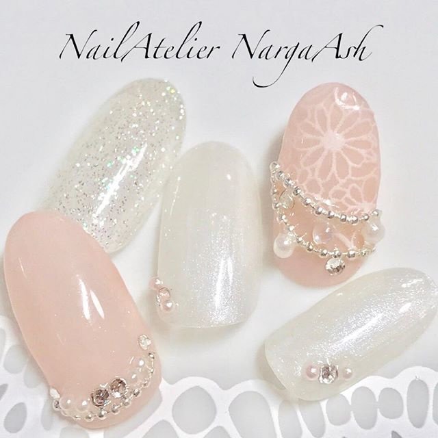 オールシーズン ブライダル パーティー ハンド ラメ アイザワ Nailateliernargaash のネイルデザイン No 2484077 ネイルブック