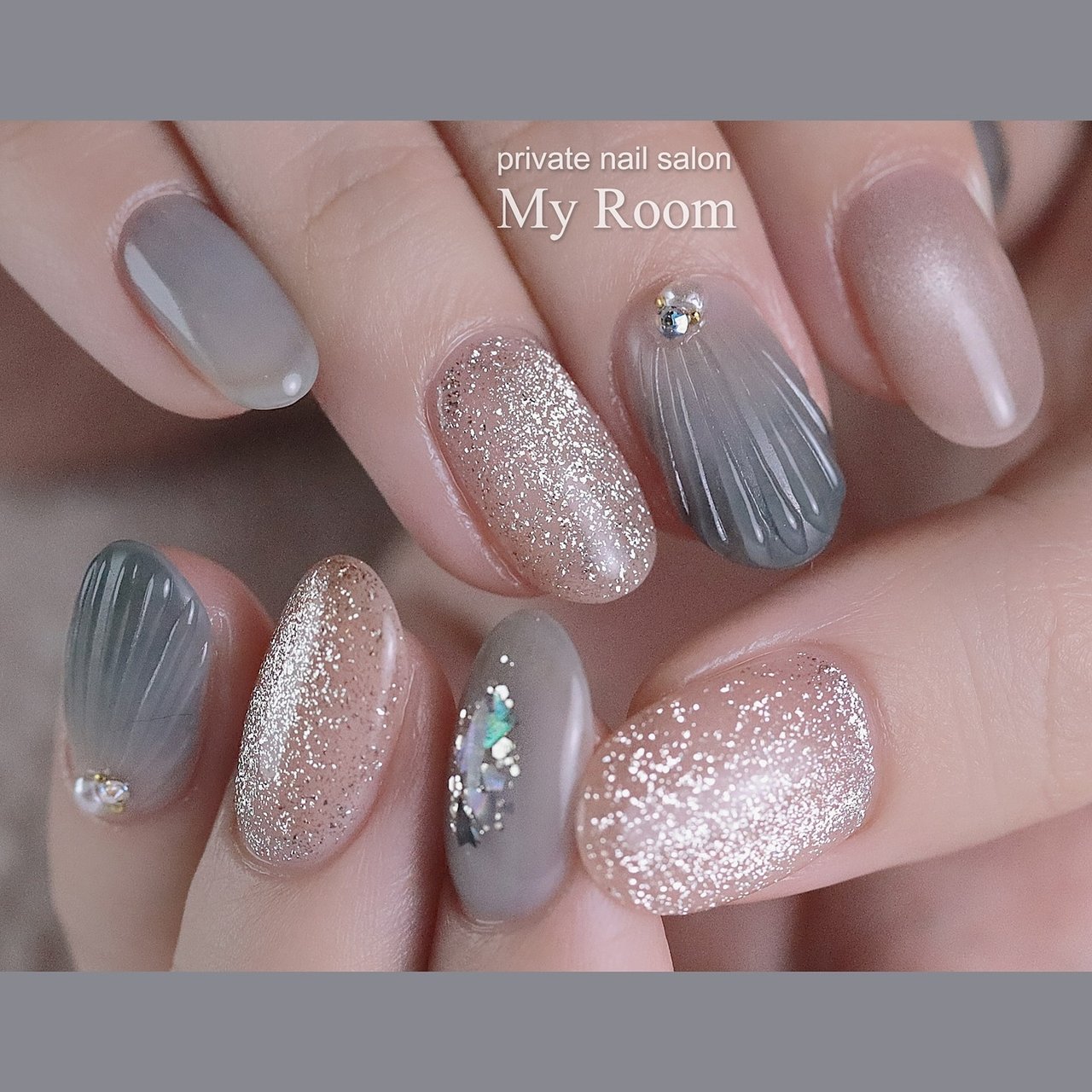 マーメイド/マグネット/大人/キラキラ/ベージュ - my_roomのネイル 