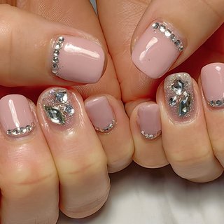 #ビジューネイル #可愛いネイル 
#ピンクネイル 
#アートし放題 
#ショートネイル
#所沢ネイル 
#おもちこみデザイン #手が綺麗に見えるネイル #ブライダル #パーティー #デート #ハンド #ビジュー #大人 #キラキラ #ショート #スクエアオフ #ピンク #シルバー #パステル #ジェルネイル #お客様 #REVE #ネイルブック