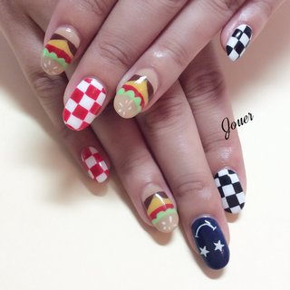 #ハンバーガーネイル #フラッグチェック #市松模様 #スマイルニコ #スマイルネイル #オールシーズン #パーティー #女子会 #ハンド #痛ネイル #キャラクター #ネイビー #ブラック #カラフル #ジェルネイル #Nail Jouer『ジュエ』 #ネイルブック