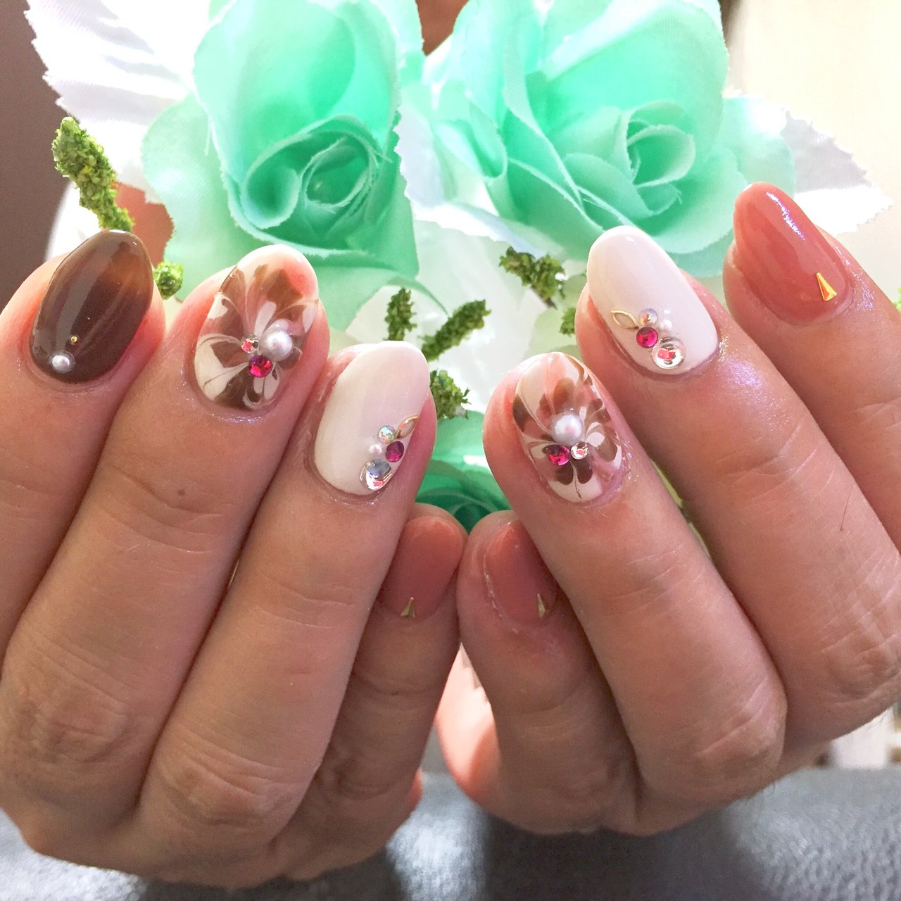 秋 デート ハンド ワンカラー ピーコック Nailsalonhanaのネイルデザイン No ネイルブック