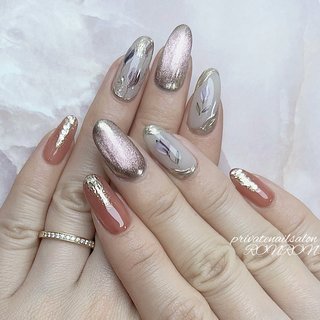 2024年】新着順｜マグネット/ミラー/チューリップのネイルデザイン  