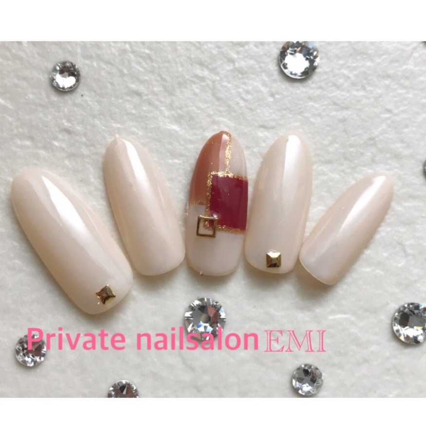 秋 ハンド ワンカラー ブロック ベージュ Private Nailsalon Emiのネイルデザイン No ネイルブック