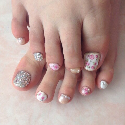 春 オールシーズン デート 女子会 フット Nailsalonroseのネイルデザイン No ネイルブック