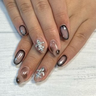 グラデーション/#シルバーパーツネイルのネイルデザイン｜ネイル