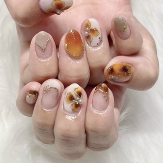 べっ甲フラワーネイルのネイルデザイン｜ネイルブック 